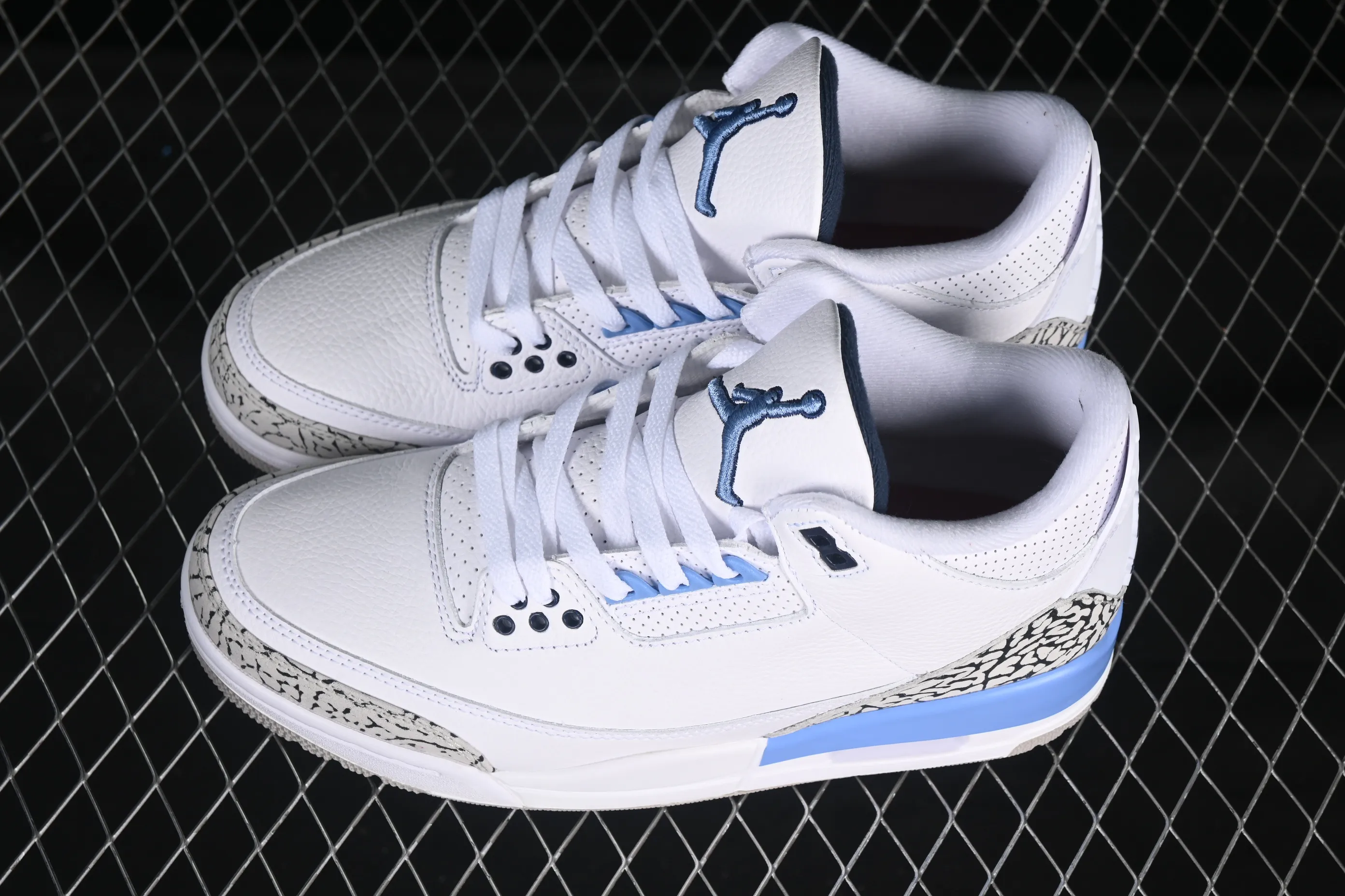 All categories Air Jordan Jordan series basketball shoes Air Jordan 3 Air Jordan 3 UNC AJ3 Joe 3 North Carolina blue white burst blue crack mid-basketball shoes CT8532-104